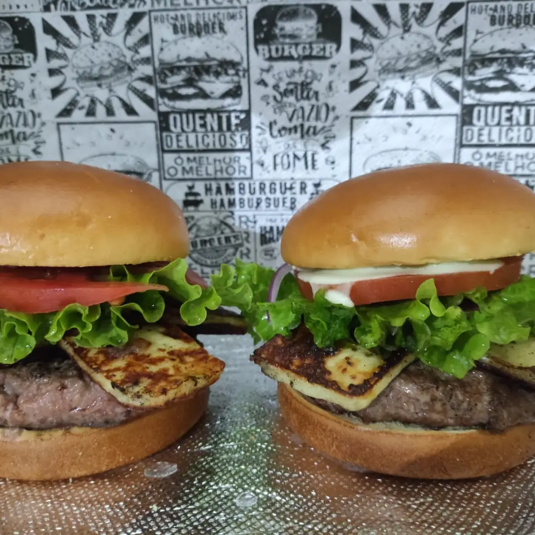 Nordestino ,saboroso , feito com queijo coalho finalizado com geleia de abacaxi com pimenta 🍔🔥😋